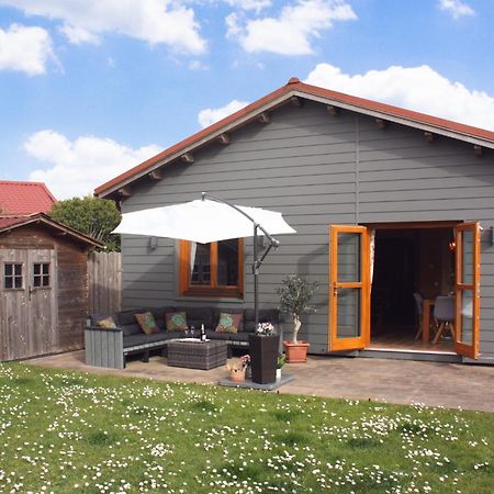 Villa Emilia - Gemuetliches Kinderfreundliches Blockhaus Mit Umzaeuntem Garten Синт Аналанд Екстериор снимка