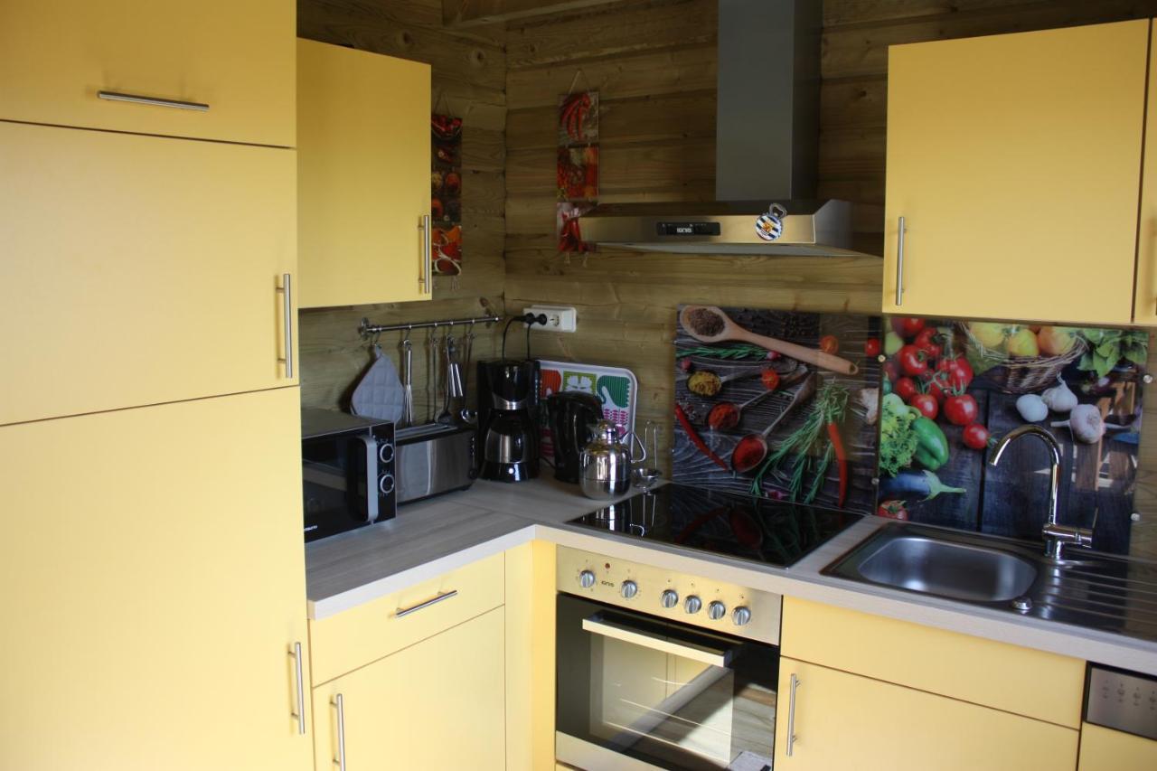Villa Emilia - Gemuetliches Kinderfreundliches Blockhaus Mit Umzaeuntem Garten Синт Аналанд Екстериор снимка