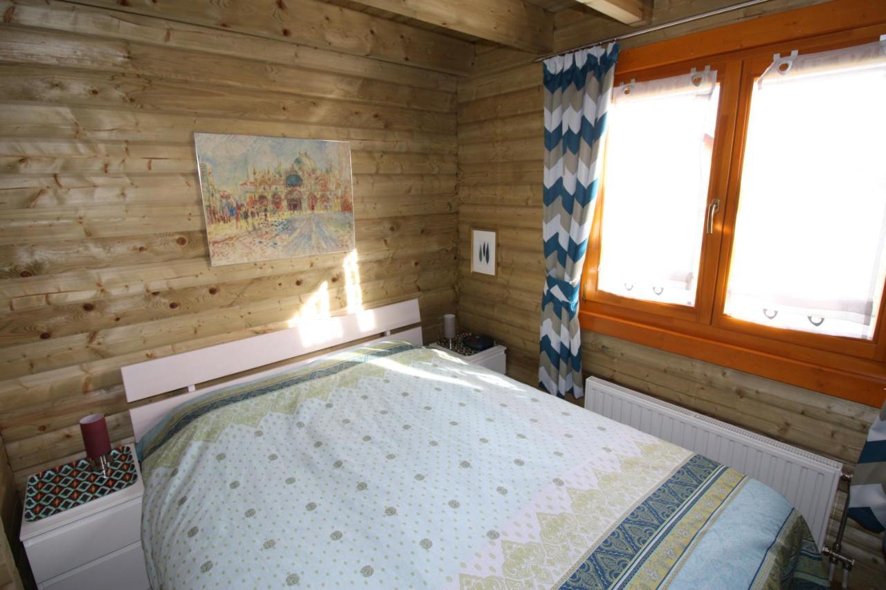 Villa Emilia - Gemuetliches Kinderfreundliches Blockhaus Mit Umzaeuntem Garten Синт Аналанд Екстериор снимка